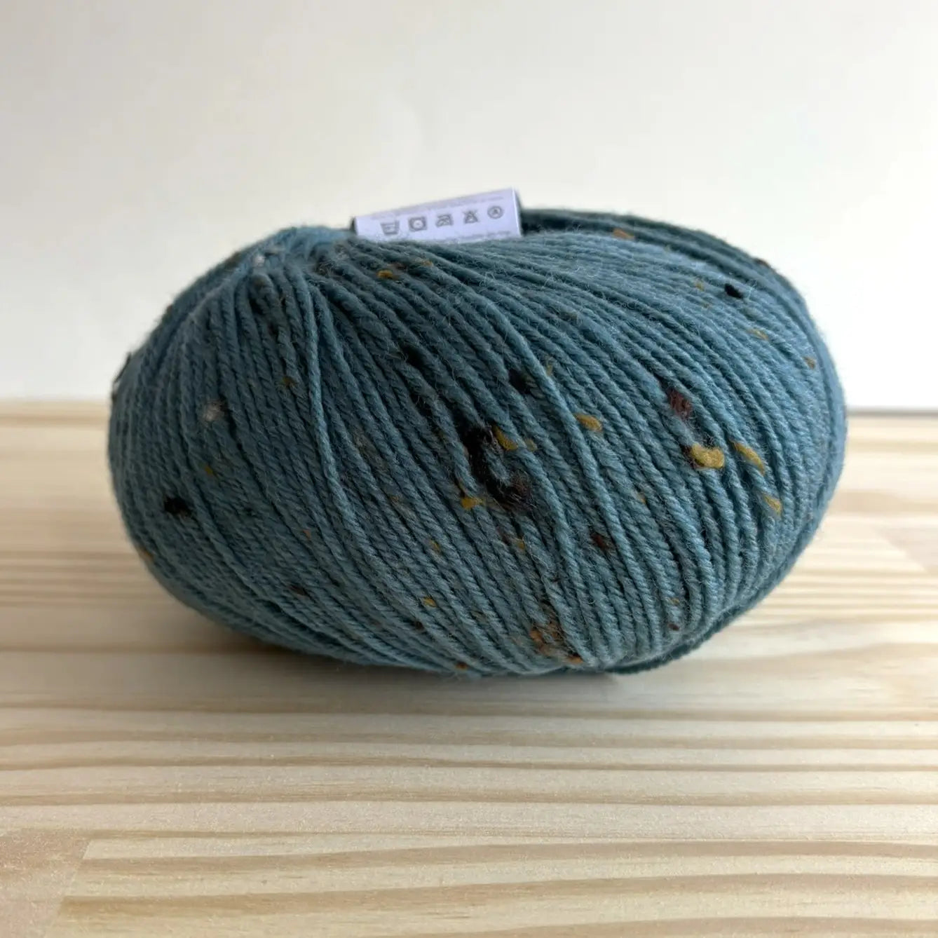 Universal Yarn - Deluxe DK Tweed Superwash